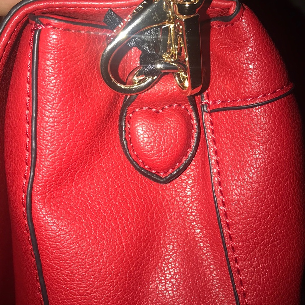 VALENTINO RED HEART  BNWT - Picture 5 of 10